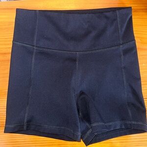 Women’s black yoga shorts 3.5” in XS